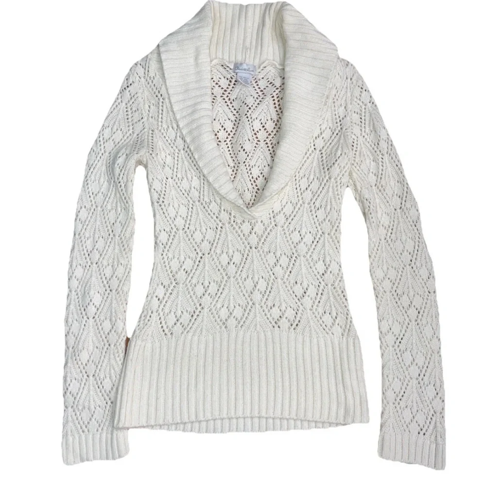 Charlotte Russe Y2K VTG ivory deep V-neck form fitting sweater size‎ medium wool
